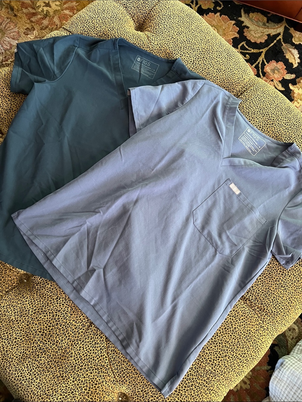 Figs Womena  V-Neck Scrub Tops in Slate Blue and Navy size Medium